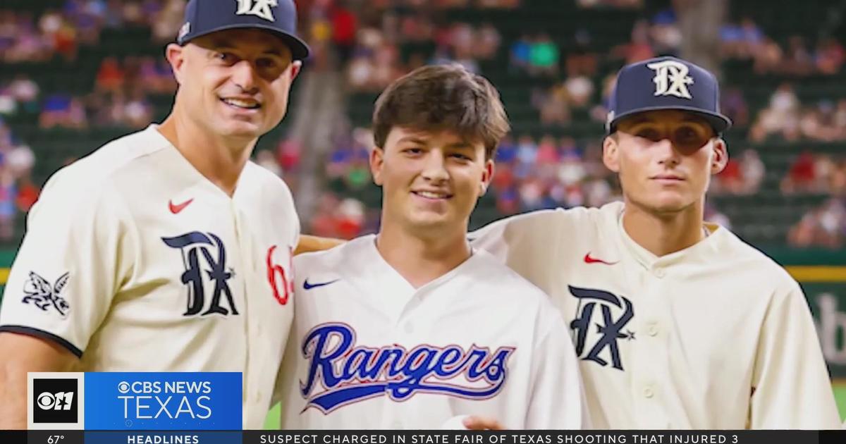 Rangers build big early lead off Valdez, hold on for 5-4 win over Astros to  take 2-0 lead in ALCS – KXAN Austin