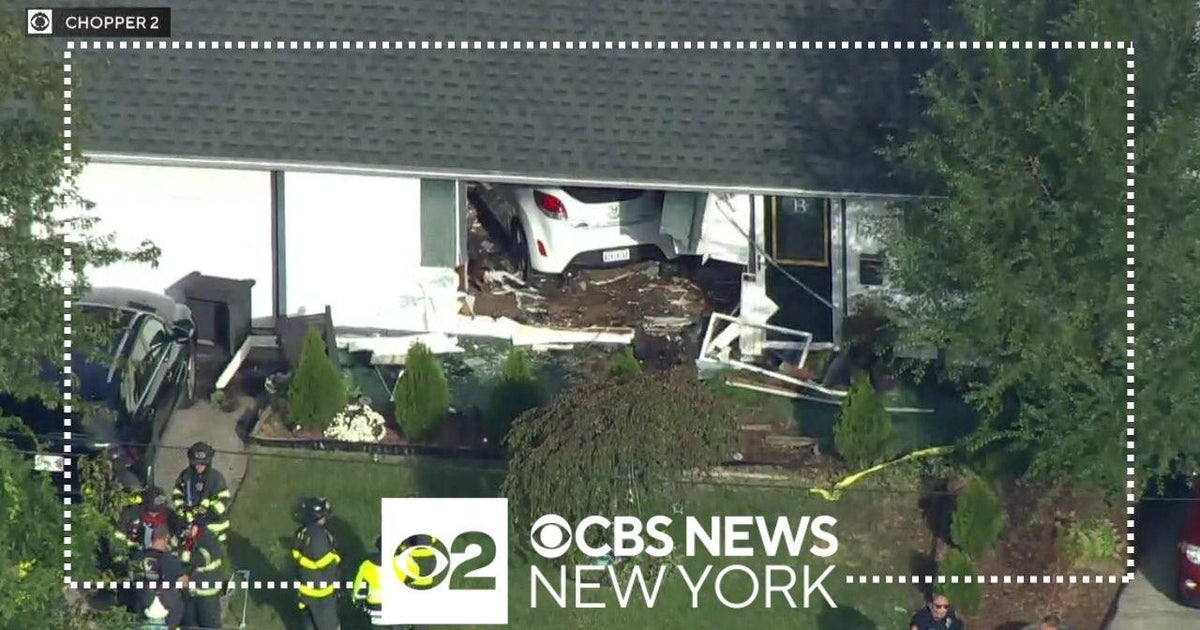 Stolen car slams into Long Island home - CBS New York