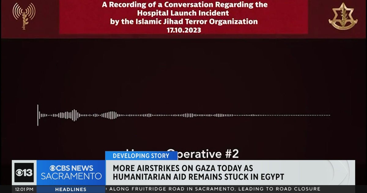 Airstrikes continue in Gaza as humanitarian aid remains stuck in Egypt
