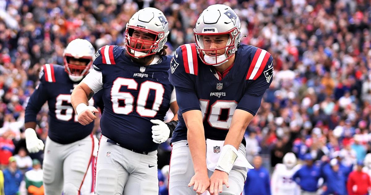 New England Patriots on X: #TBT - Tom Brady & Peyton Manning