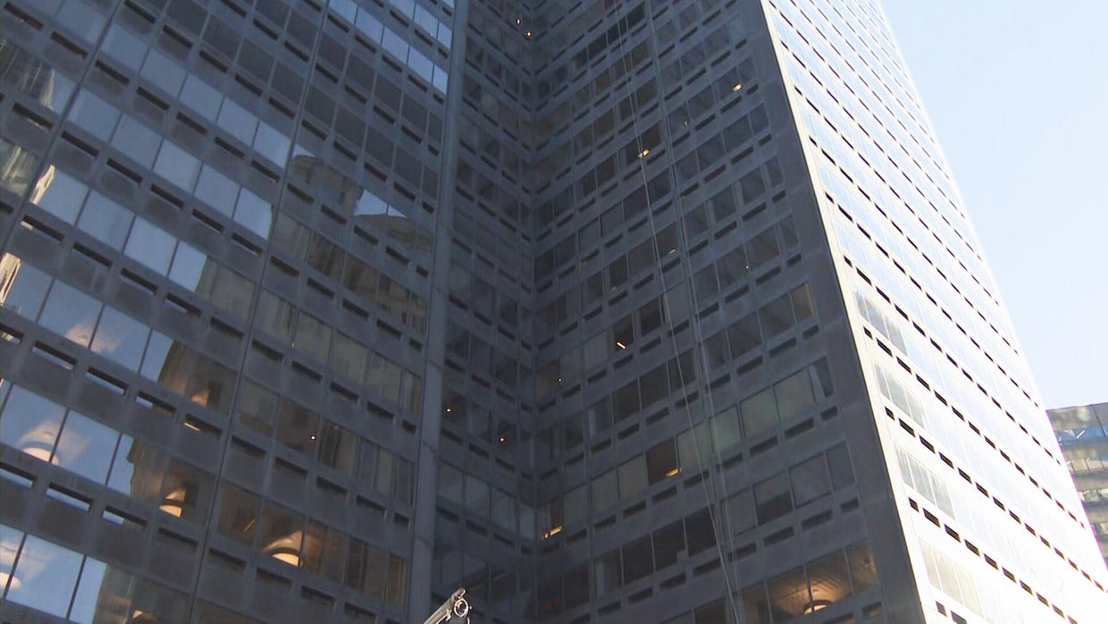 Window washer falls to death outside Boston skyscraper at 100 Summer(00)