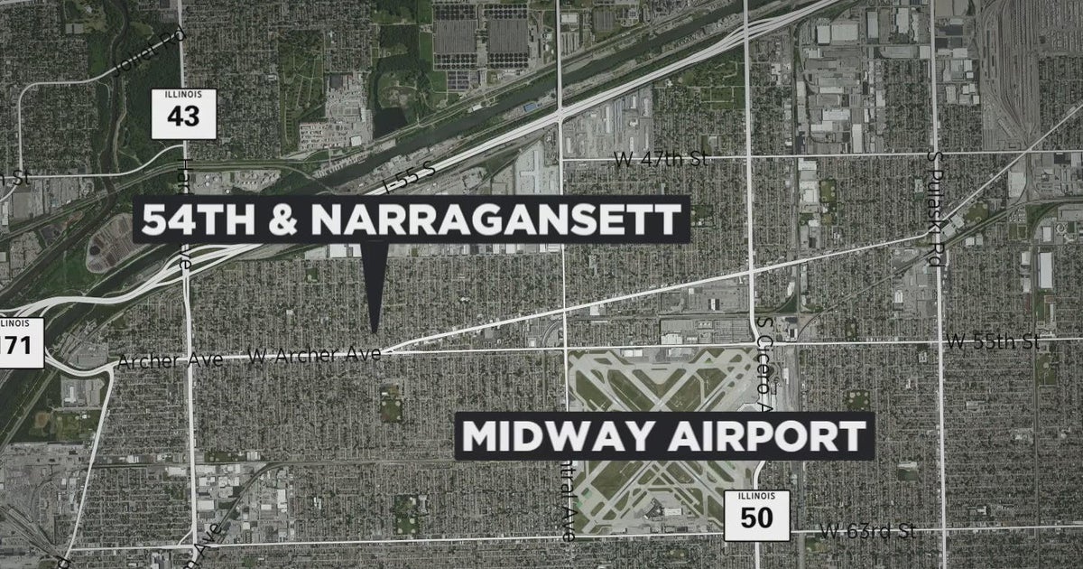 Woman shot to death while walking on Chicago's Southwest Side - CBS Chicago