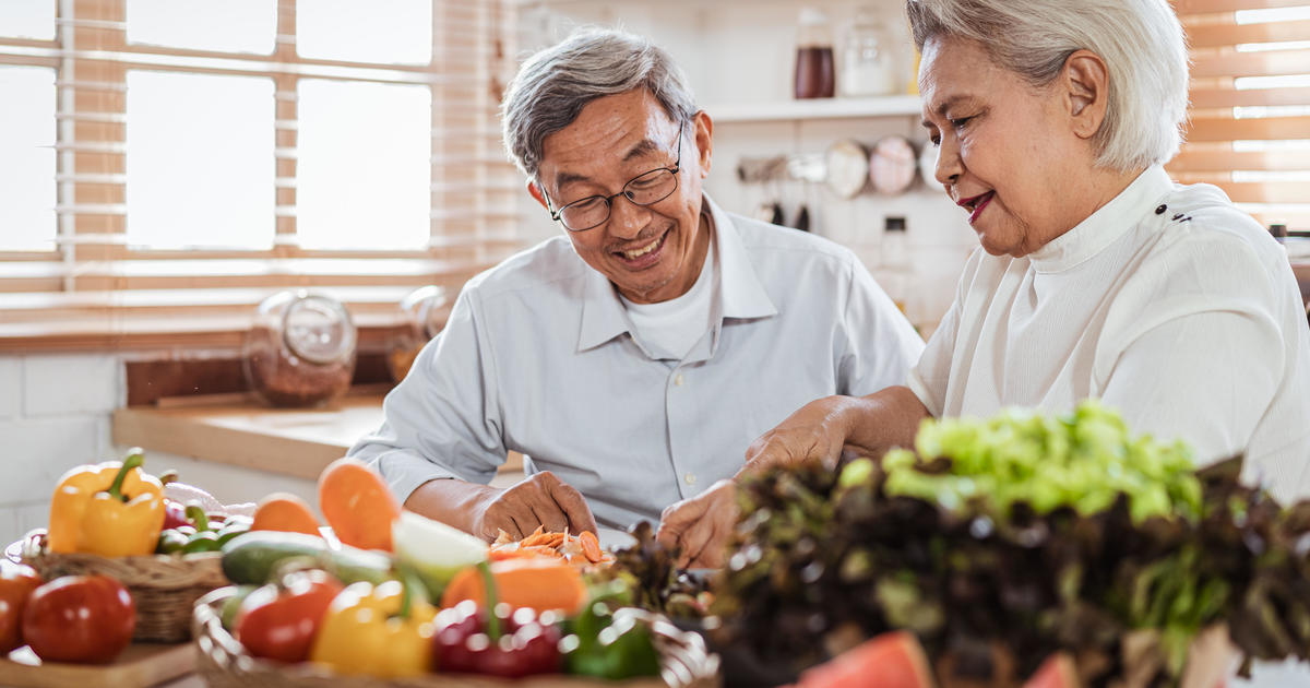 Meal Delivery for Seniors: 9 Services and Our Reviews