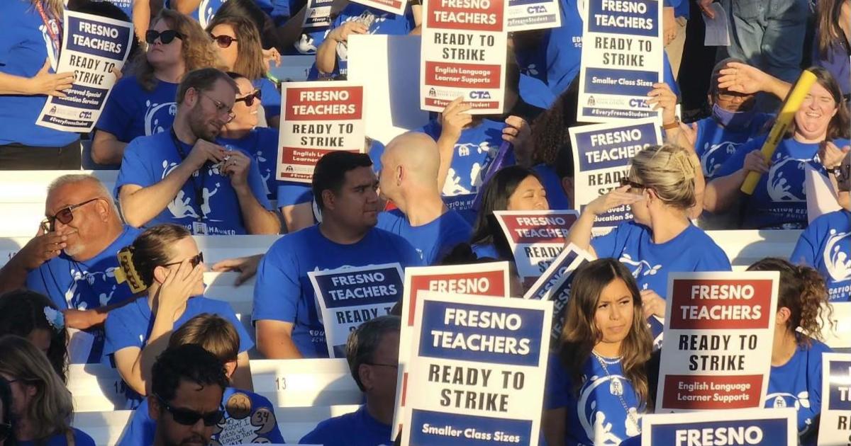 Учителите във Фресно Калифорния разрешиха стачка и за да запълнят