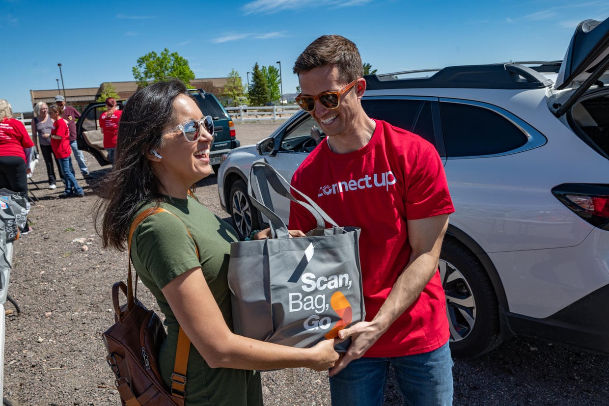 feeding-america-cos-0701.jpg 