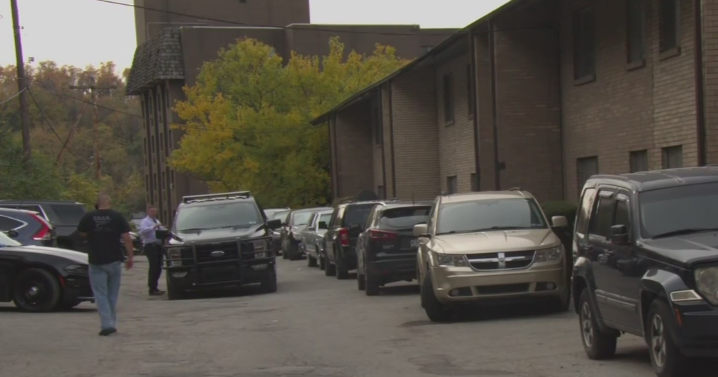 Man shot to death in Pittsburgharea apartment CBS Pittsburgh