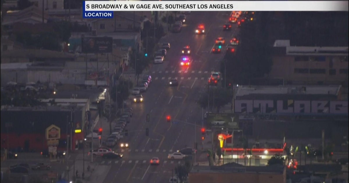 Police chase reckless driver in Southeast LA - CBS Los Angeles