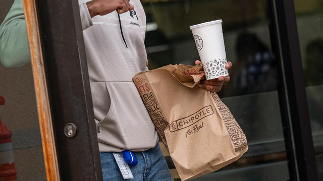 A Chipotle Restaurant Ahead Of Earnings Figures 