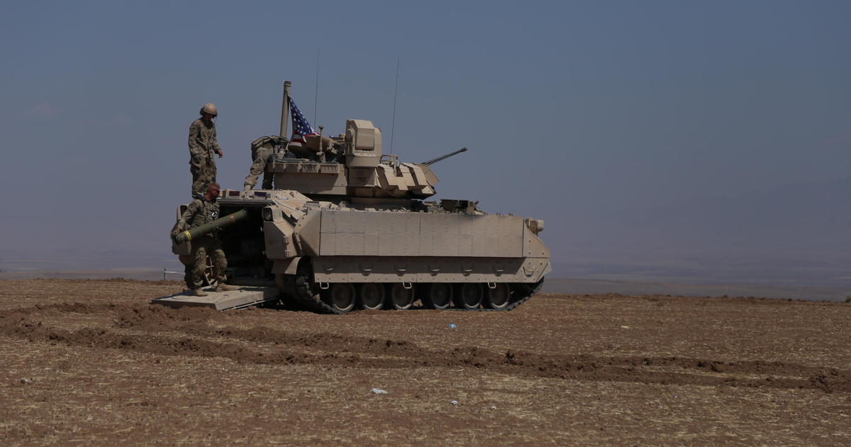 Американските военни нанасят удари срещу две съоръжения в Източна Сирия