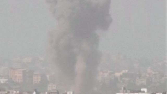 cbsn-fusion-us-airstrikes-hit-iranian-backed-militias-in-syria-thumbnail-2405223-640x360.jpg 
