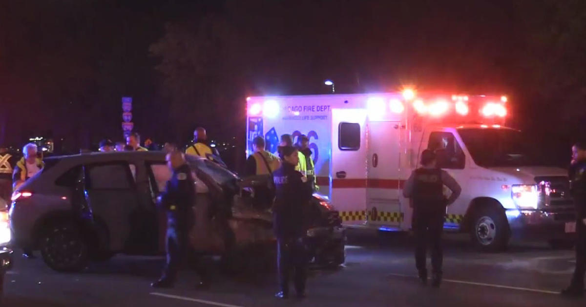 8 Hurt In Hit-and-run Crash On DuSable Lake Shore Drive - CBS Chicago