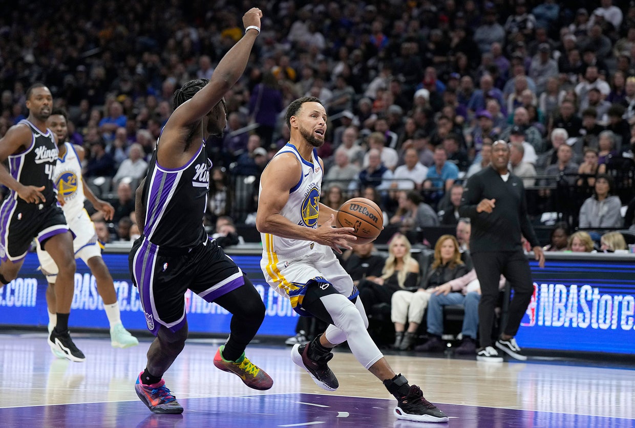 Golden State Warriors v Sacramento Kings 