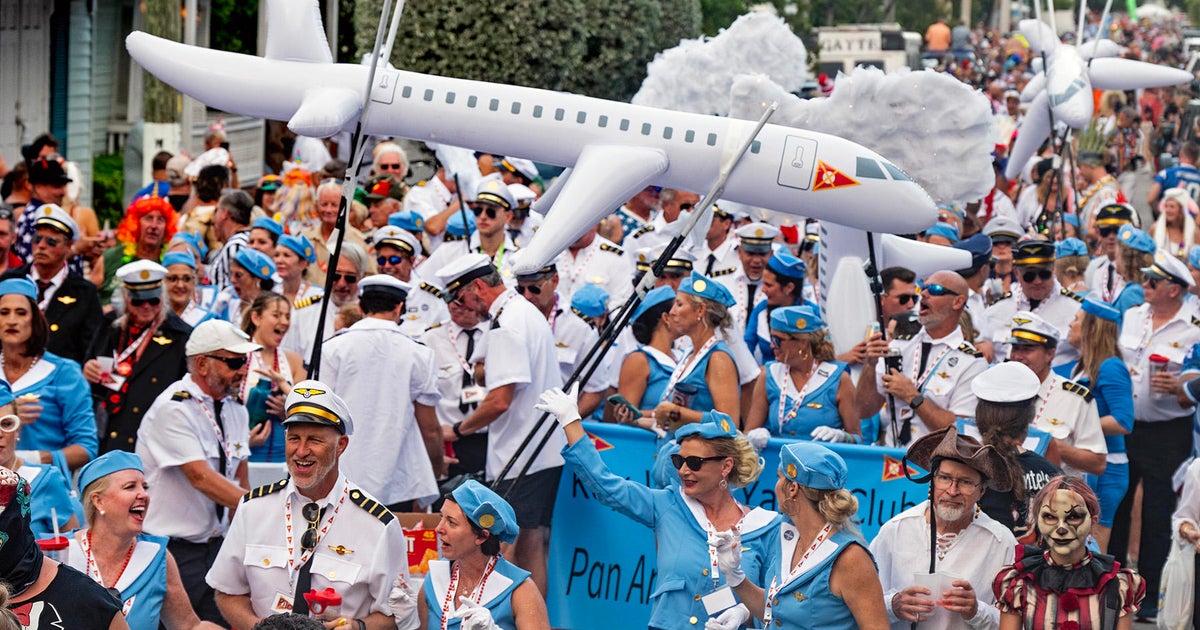 Fantasy Fest Masquerade marchers roam Crucial West Fantasy Fest Masquerade marchers roam Crucial West