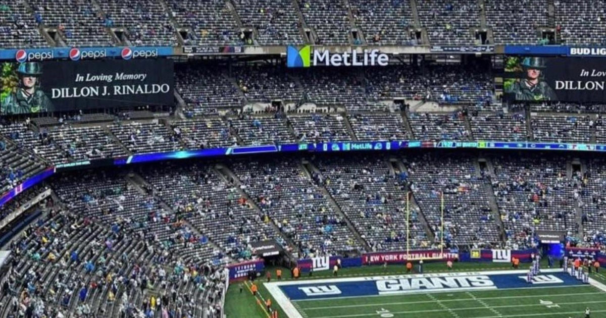 Fallen Baltimore firefighter Lt Dillon Rinaldo honored during NY JetsNY Giants football game