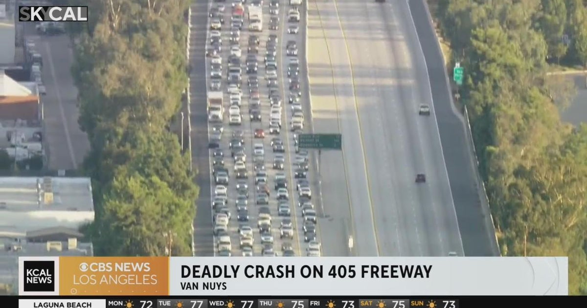 Man killed in crash on 405 Freeway in Van Nuys - CBS Los Angeles