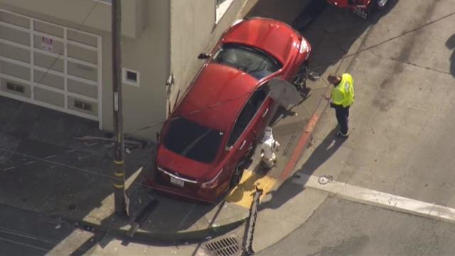 car-into-house-in-sf.jpg 