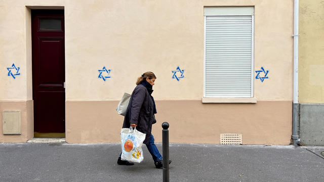 Paris buildings tagged with Stars of David 