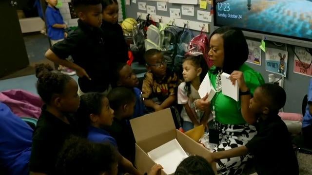 cbsn-fusion-how-a-texas-teacher-helped-her-students-use-their-imaginations-to-take-flight-thumbnail-2424994-640x360.jpg 