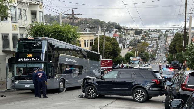 sf-castro-st-bus-crash.jpg 