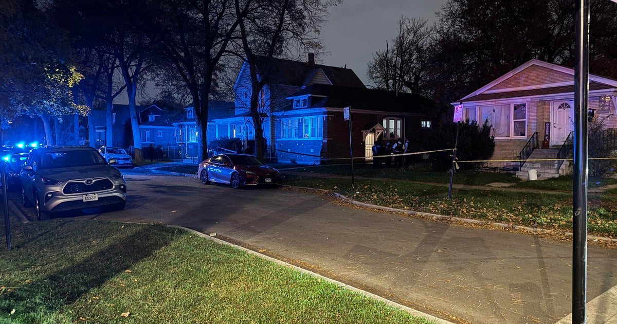 Chicago shooting: Girl, 11, shot in the head in West Englewood - CBS ...