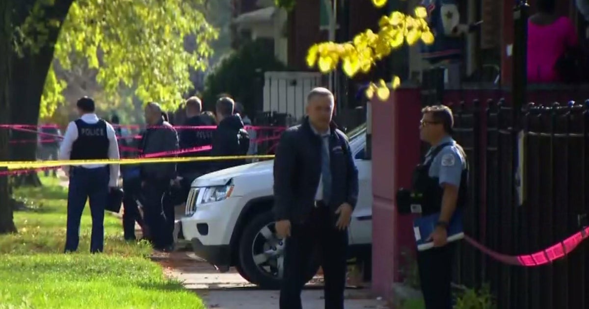 Chicago Police officer wounded, suspect killed in shootout - CBS Chicago