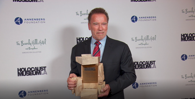 schwarzenegger-holocaust-museum.png 