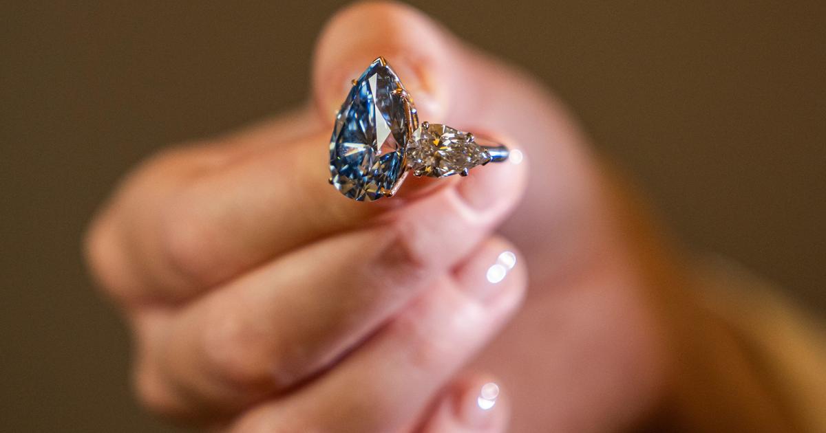 Blue Sapphire and Diamond Ring in 18k White Gold | Reuven Gitter Jewelers