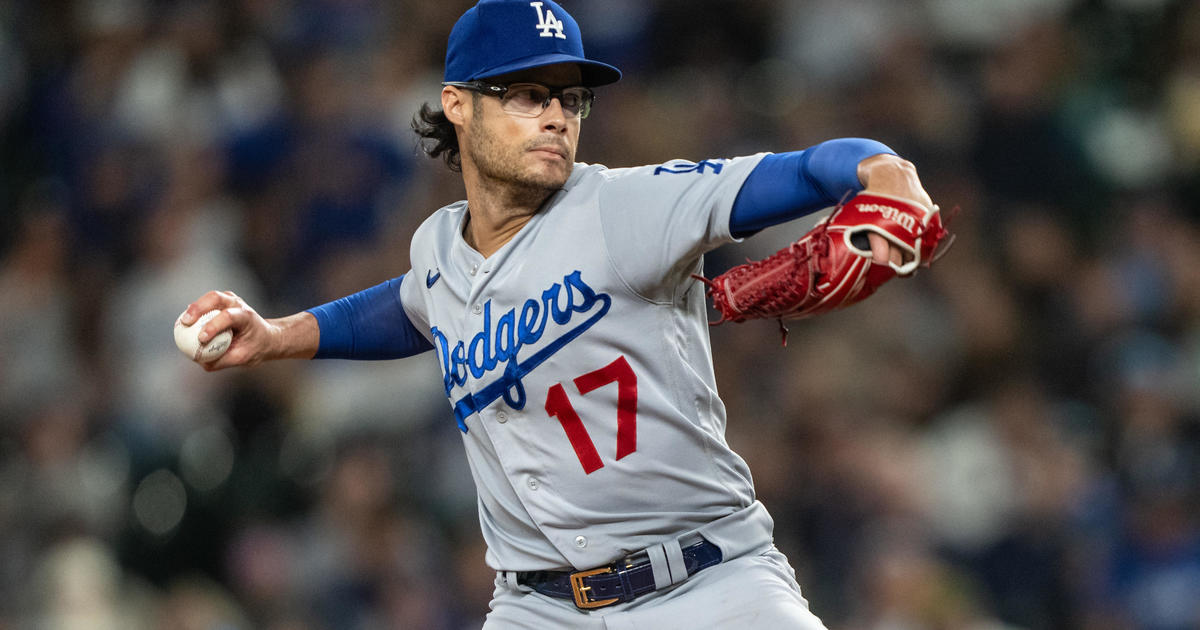 Dodgers decline options on pitchers Lance Lynn, Joe Kelly, Daniel