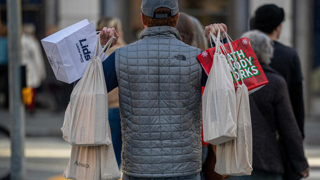 Shoppers As US Retail Sales Drop Most In 11 Months 