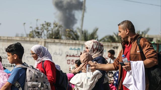 cbsn-fusion-israel-agrees-to-daily-4-hour-humanitarian-pauses-in-northern-gaza-fight-while-airstrikes-continue-to-kill-palestinians-thumbnail-2438714-640x360.jpg 