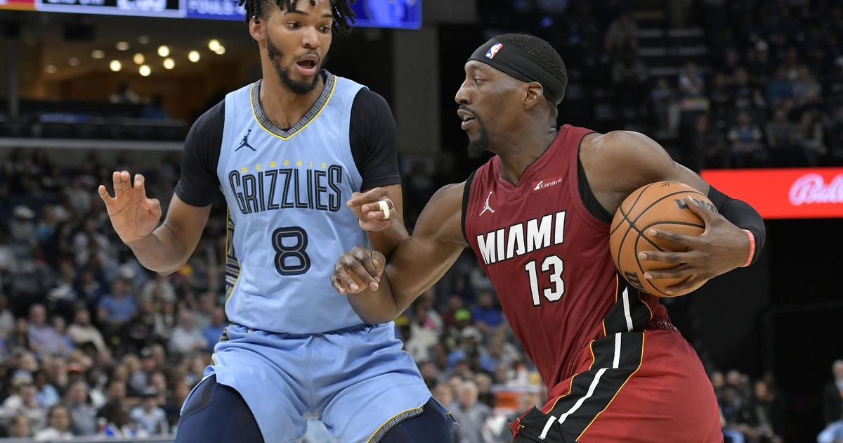 Heat pull away from Grizzlies for opening win