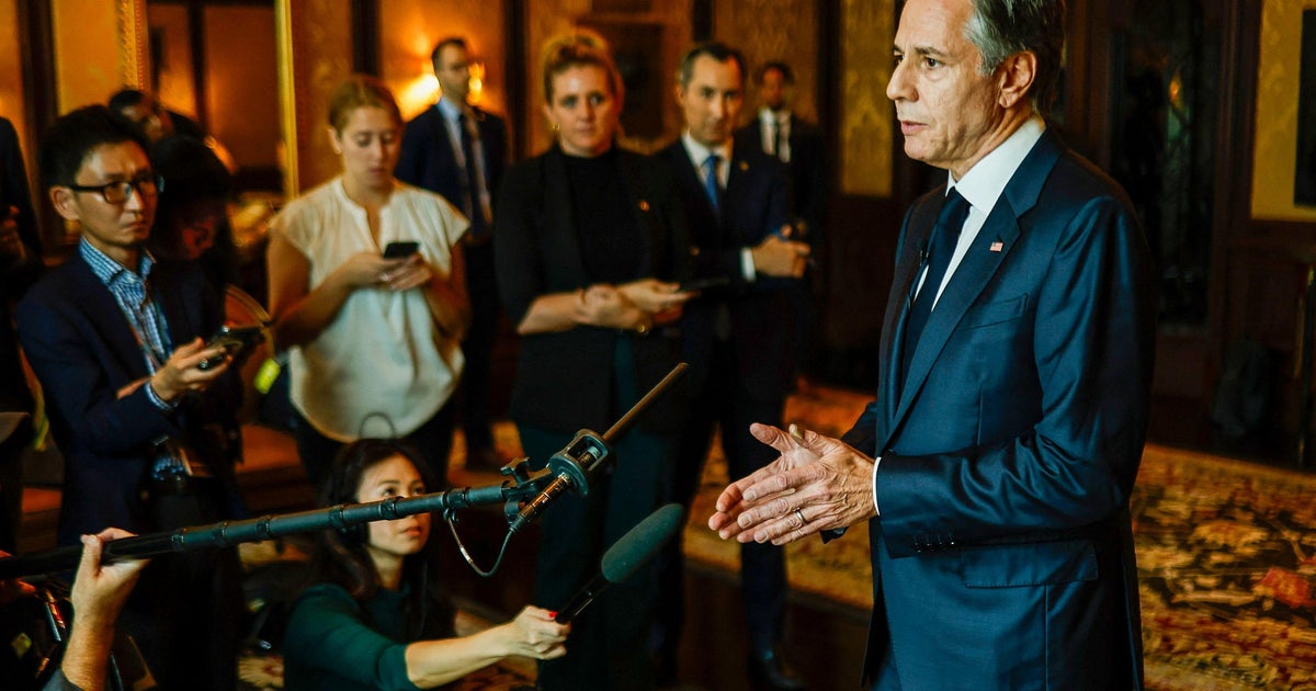 Blinken hovorí, že na ochranu Palestínčanov je potrebné „vynaložiť viac úsilia“ po tom, čo Izrael súhlasil s každodenným zastavením bojov