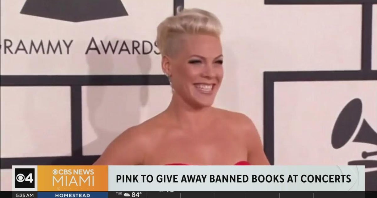 Singer/song writer Pink to give away banned publications all through South Florida stops