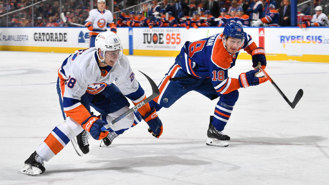 islanders-oilers-alexander-romanov.jpg 