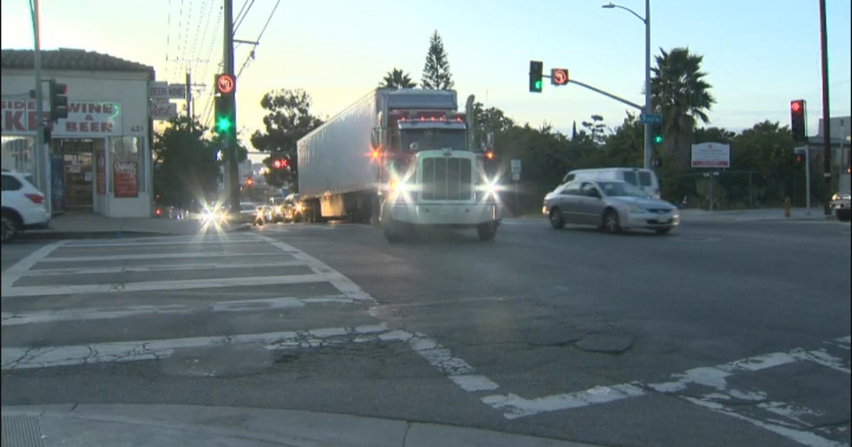10 freeway closure big rigs cause backup on boyle heights streets