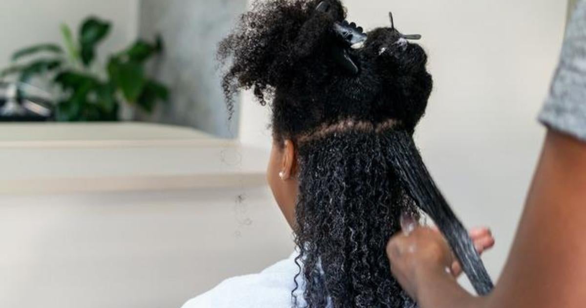 Women suing for cancer diagnosis after using hair relaxers - CBS News