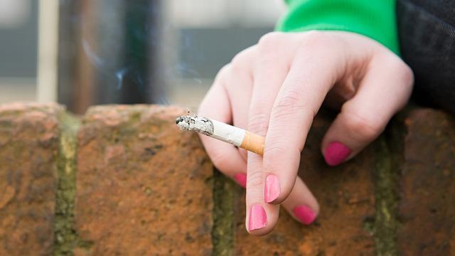cbsn-fusion-cdc-smoking-on-the-rise-among-middle-schoolers-thumbnail-2457280-640x360.jpg 