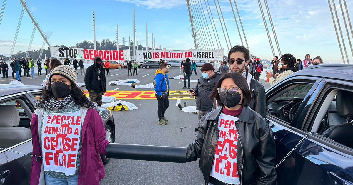 Prosecutors begin charging 80 protesters who blocked Bay Bridge while demanding Gaza cease-fire - Vimarsana News