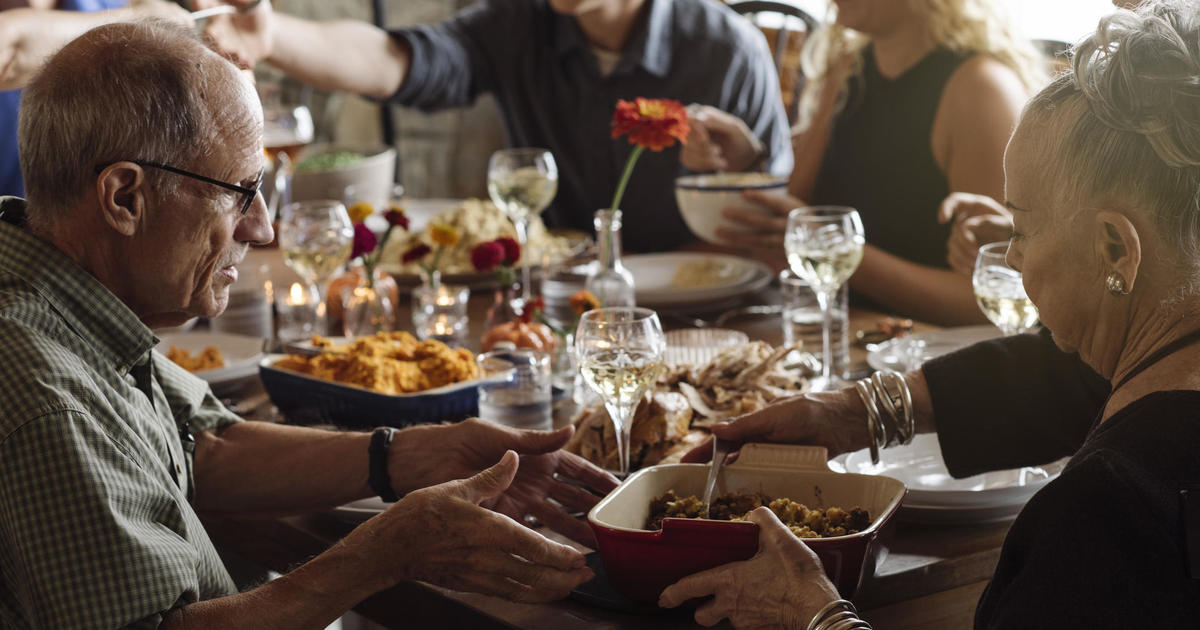 5 common family challenges around the holidays and how to navigate them, according to therapists