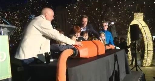 Visit Denver lights Mile High Tree in Denver for 5th year - CBS Colorado