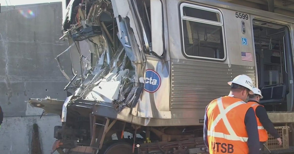NTSB points to design flaw as potential cause of Chicago train crash ...
