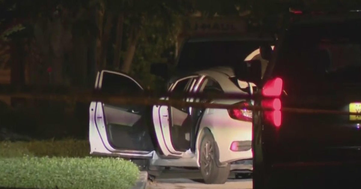 Hollywood capturing investigation led to stolen vehicle, several guns Hollywood capturing investigation led to stolen vehicle, several guns
