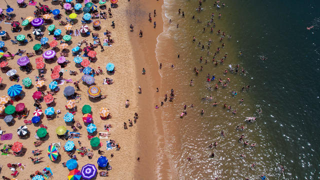 Dangerous Heat Wave Hits Rio De Janeiro 