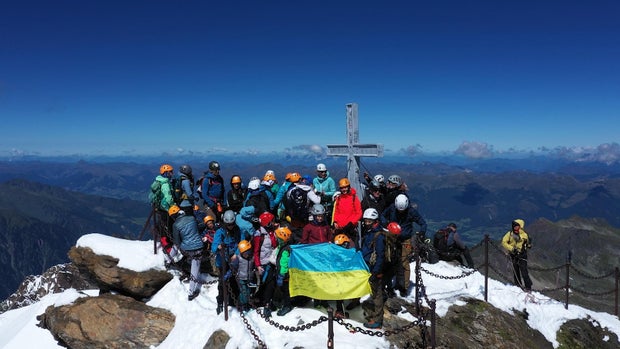 Ukrainians climbing in the Austrian Alps