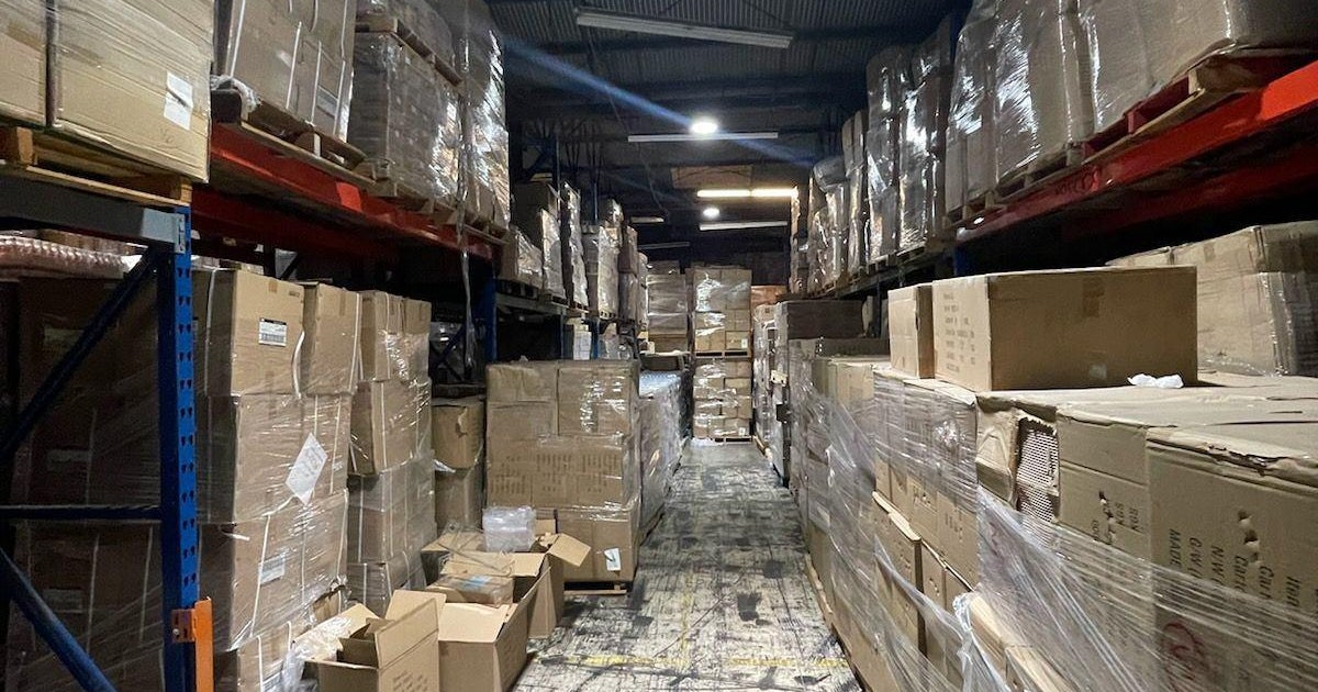 Cargo theft crew arrested with $9.5 million stash of stolen goods - CBS ...