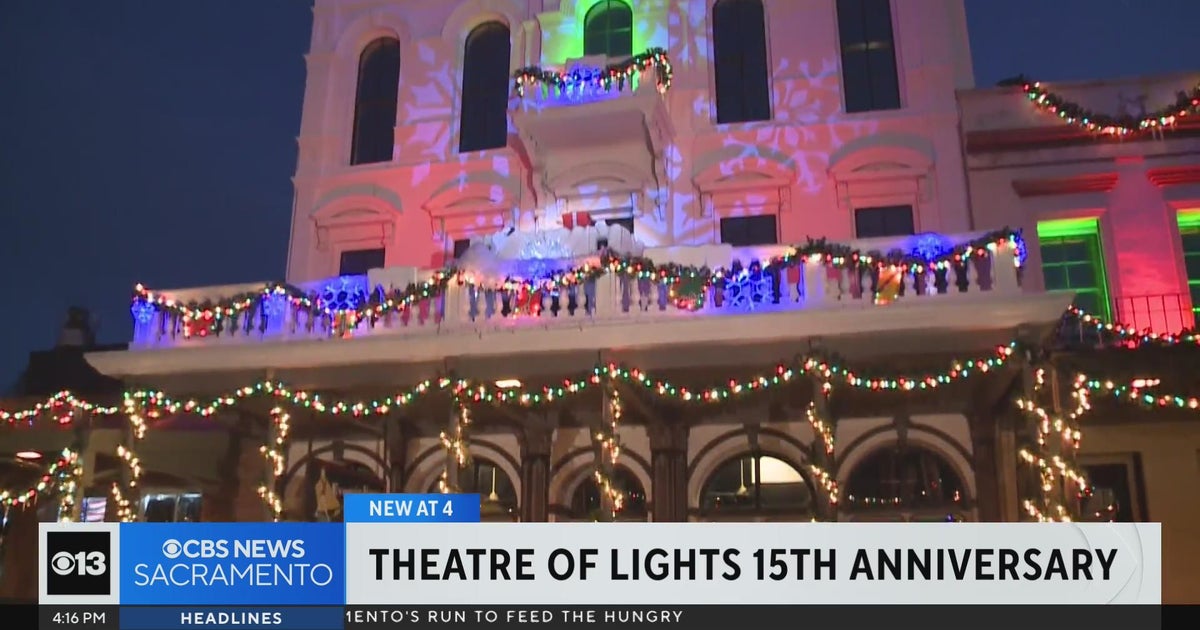 Tree lighting ceremony kicks off Theatre of Lights in Old Sacramento