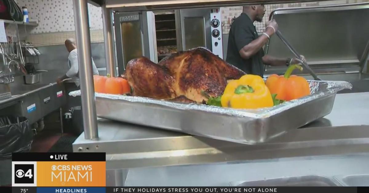 South Florida charity feeds hundreds in want on Thanksgiving Working day