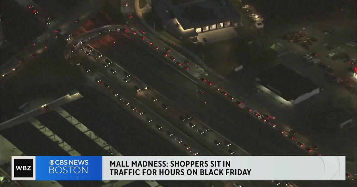 Shoppers stuck in hours long traffic at Wrentham Outlets and Natick