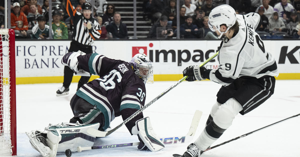 Kings cruise to comfortable 5-1 win over Blues