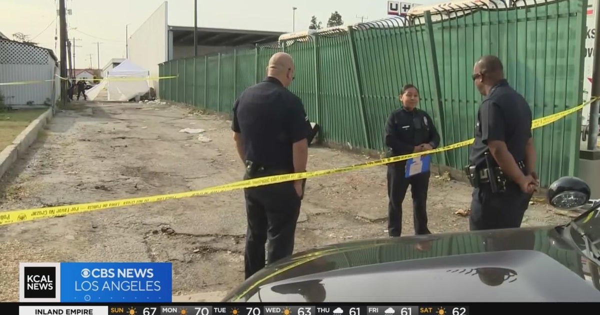 Man found fatally shot in South LA alley - CBS Los Angeles